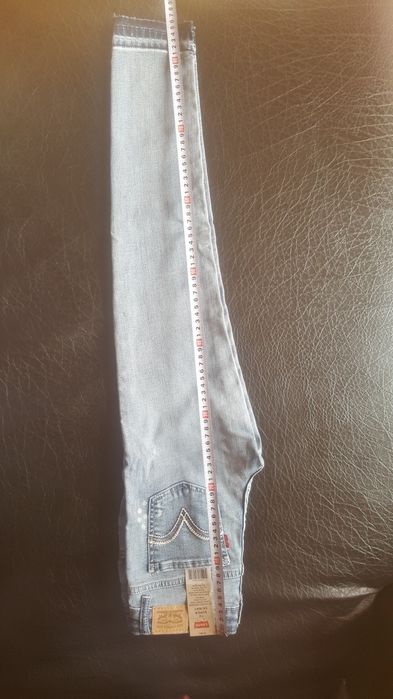 Оригинални нови детски дънки Levi's 10г за момиче