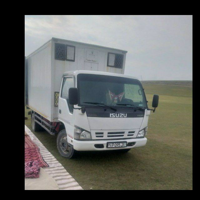 2012 yil moshina ideal xolatda