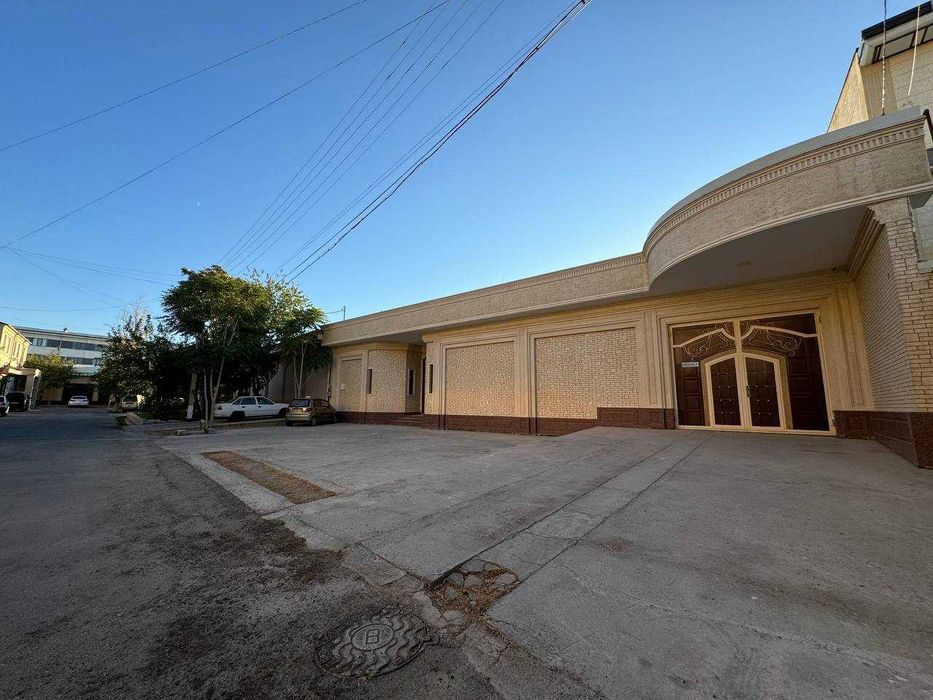 12.5 sotiqli tayyor katta hovli sotiladi.