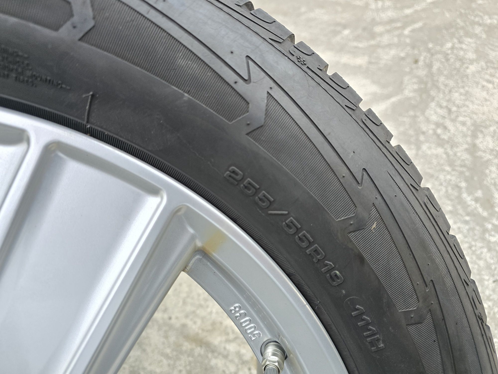 2 Броя 255/55/19 Goodyear 7mm 2023DOT КАТО НОВИ