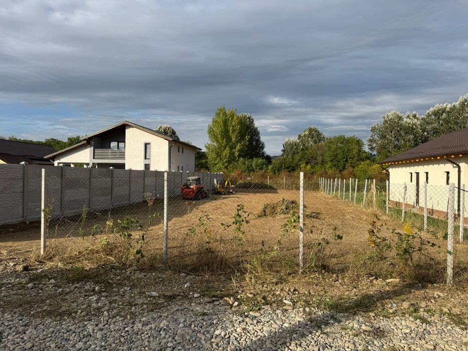 Teren bujoreni 670m2