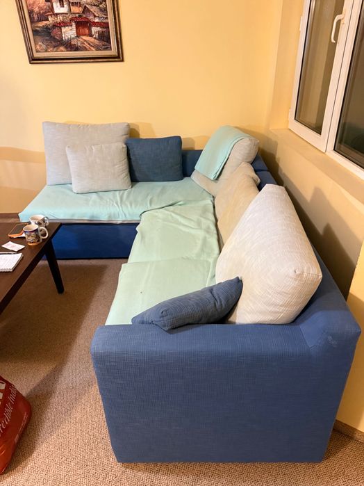 Ъглов диван син цвят много добро състоаявие
