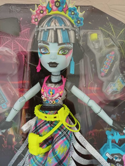 Кукли Monster High Monster Fest Frankie и Draculaura Core Refresh+още