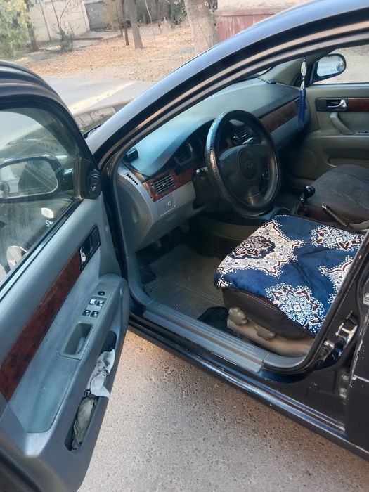 Lasetti 1.8 sotiladi navarotlari bilan Ласетти 1.8 продам срочно с нав