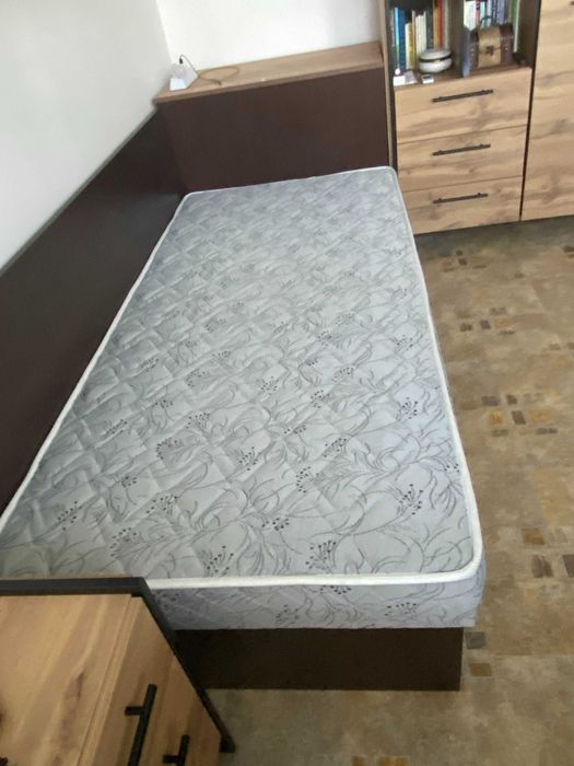 Еднолицев матрак