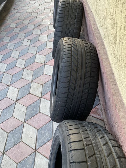 Продам летние Шины 255/50/19