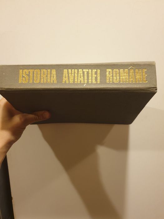Carte "Istoria Aviatiei Romane" 1984