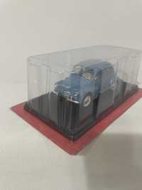 Machetă metalică detaliată Renault 4CV (1960) Hacette scara 1/24