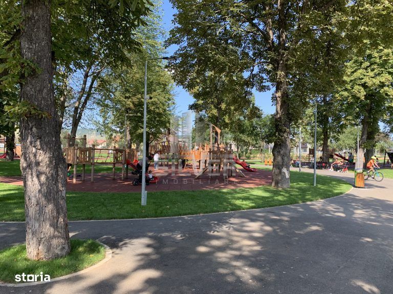 Apartament cu 2 camere/53.5mp/CF/zona Sub Cetate.