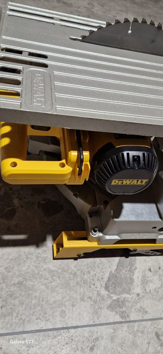 Dewalt circular staționar pe curent