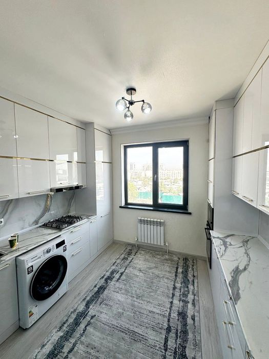 Buyuk ipak yoʻli metrosi yonida joylashgan 2 xonali kvartira bor