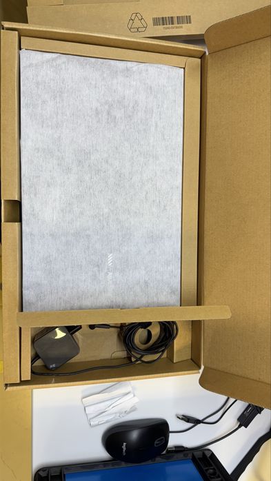 Asus x15040z I7 gen 12 ,8gb ram , 512gb ssd nvm