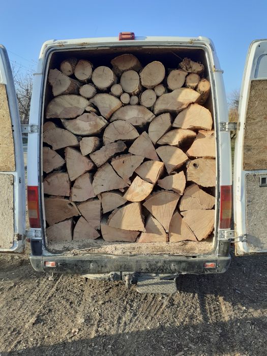 Lemne de foc taiat la dimensiunea dorita