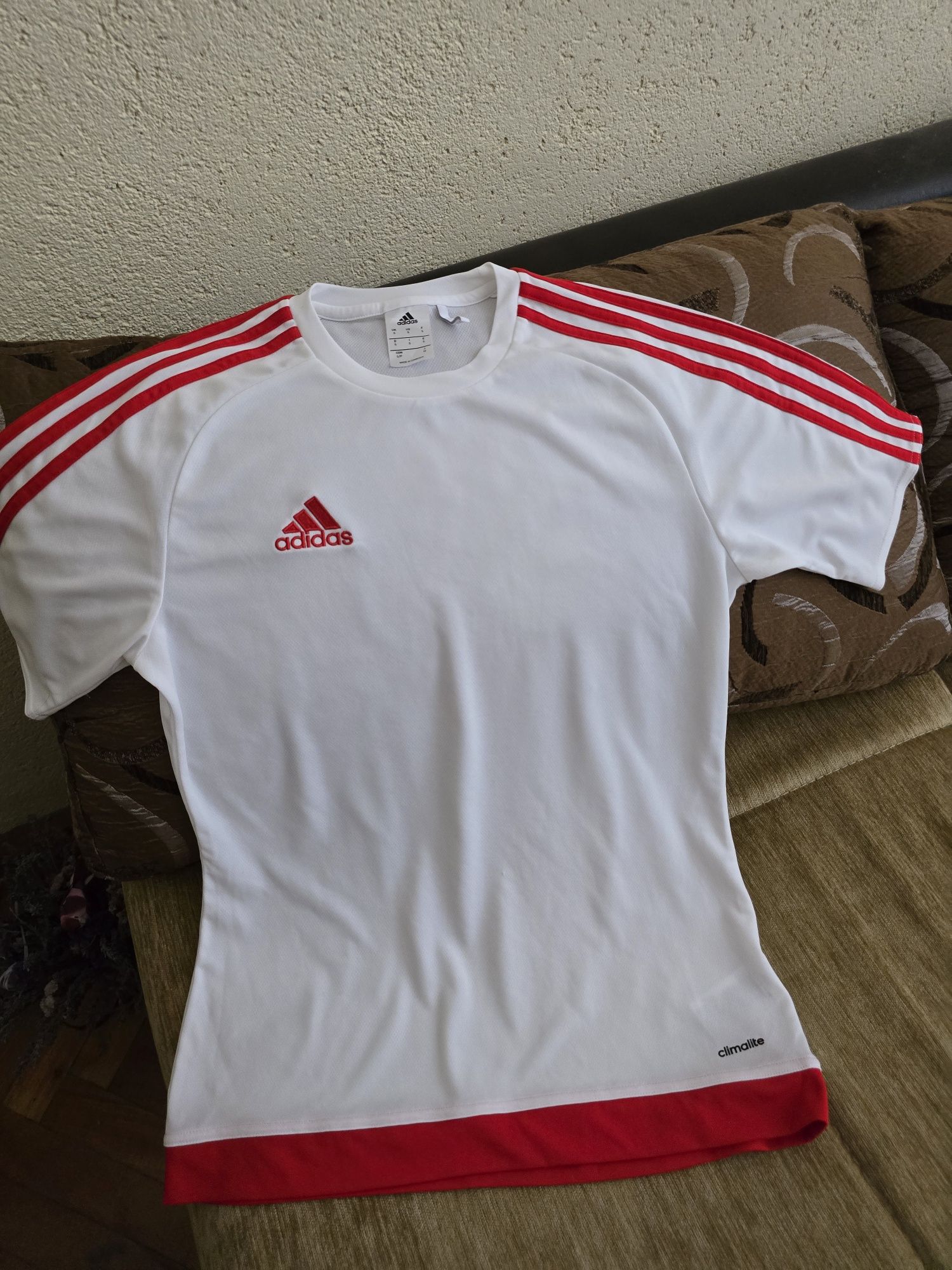 Оригинална дамска тениска  на Adidas