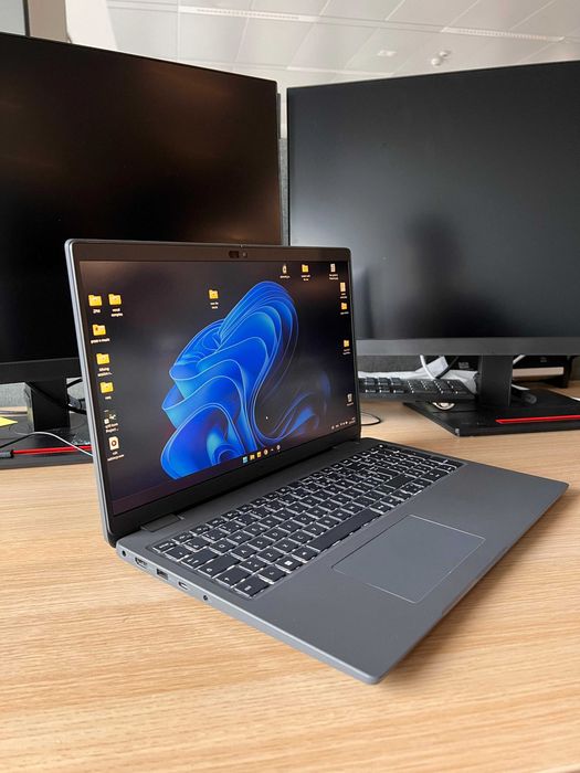 Laptop Dell Latitude 3540 15.6' Intel i5 1335u 16GB RAM 512 SSD
