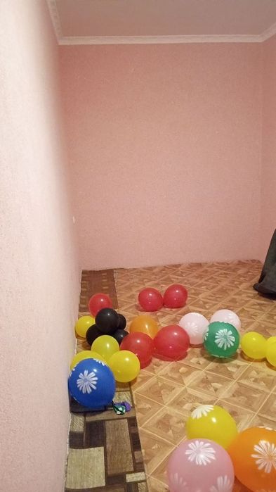 2 qavatli yashashga tayyor katta sutixli xovli sotiladi