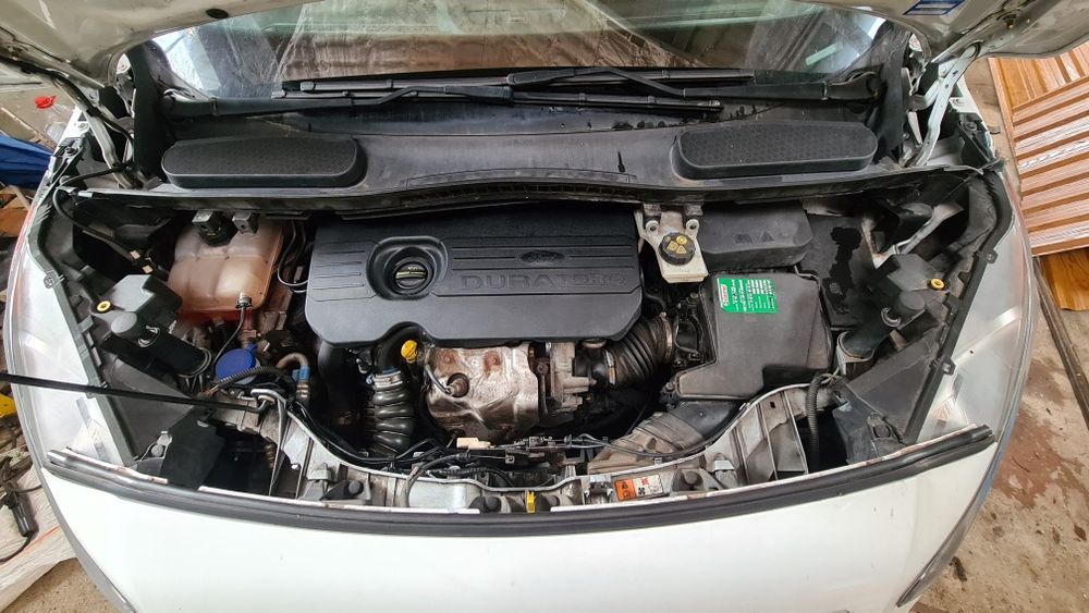 Vând Ford Transit Connect  euro 6, fabricat în 2015, 5 locuri