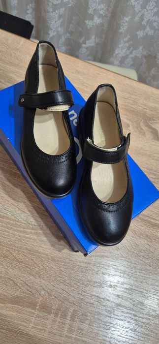 НОВЫЕ Школьные кожаные туфли  31р