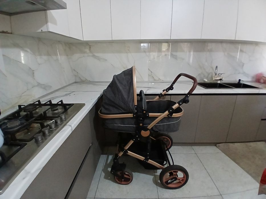 Продаю детскую коляску в отличном состоянии. Подходит для зимы и лета.