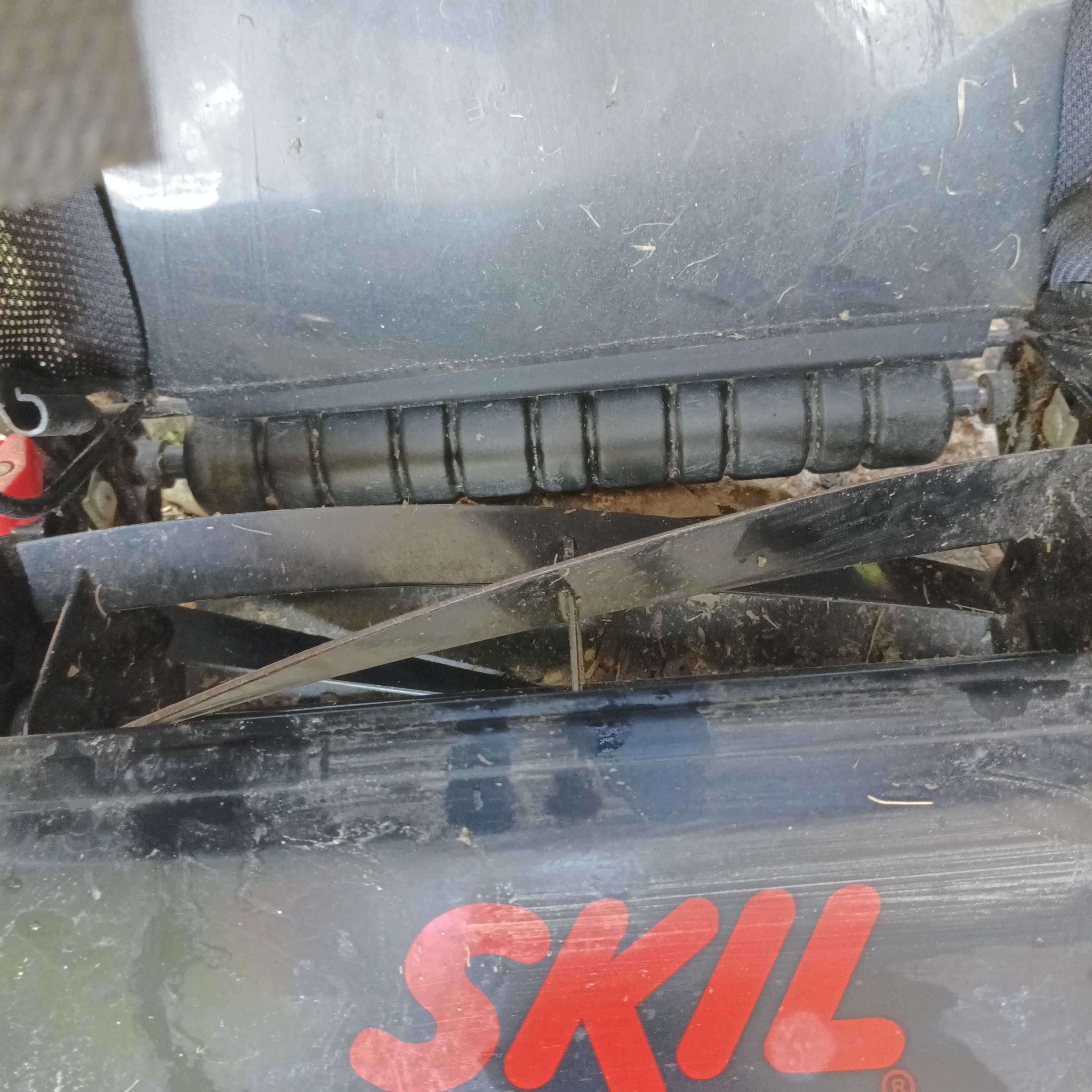 Ръчна Тревокосачка SKIL 0720 AT Широчина на косене 30 см от Skil