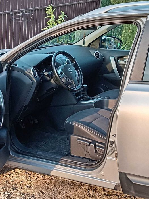 Nissan Qashqai + 2 anul 2010 2.0 Diesel