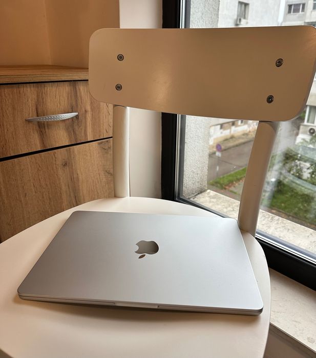 Macbook Air M2, 256/8 gb в перфектно състояние