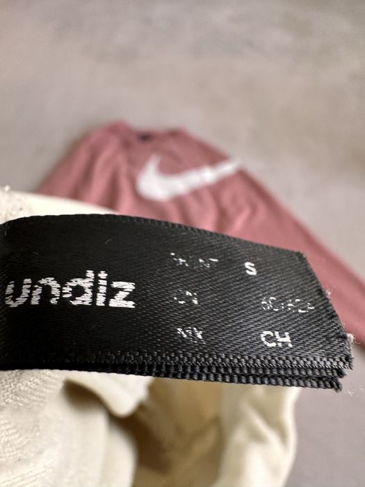 Спортен комплект, долница с широк крачол и цепки Undiz и суетшърт Nike