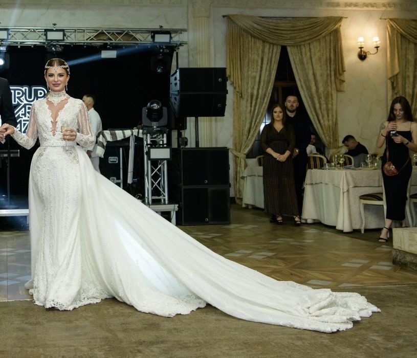 Rochie mireasa creatie Alinka cu trena detasabila