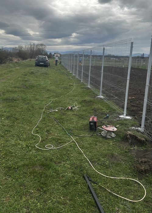 Meșter la garduri cu experiență în domeniul de peste 15 ani în constru