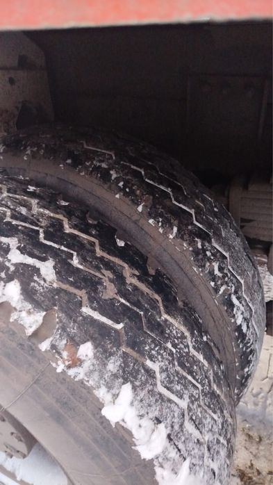 Продам резину на камаз