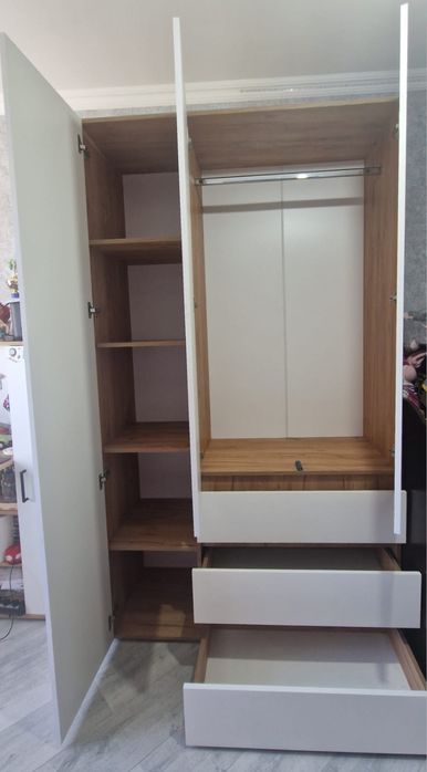 Шкаф в идеальном состоянии!