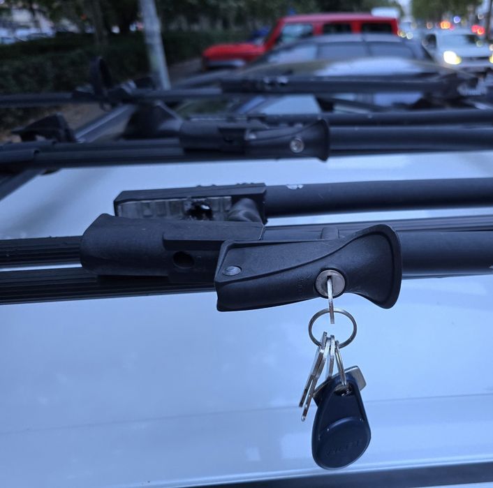 Set bare thule si suport bicicleta Thule Toyota Camry