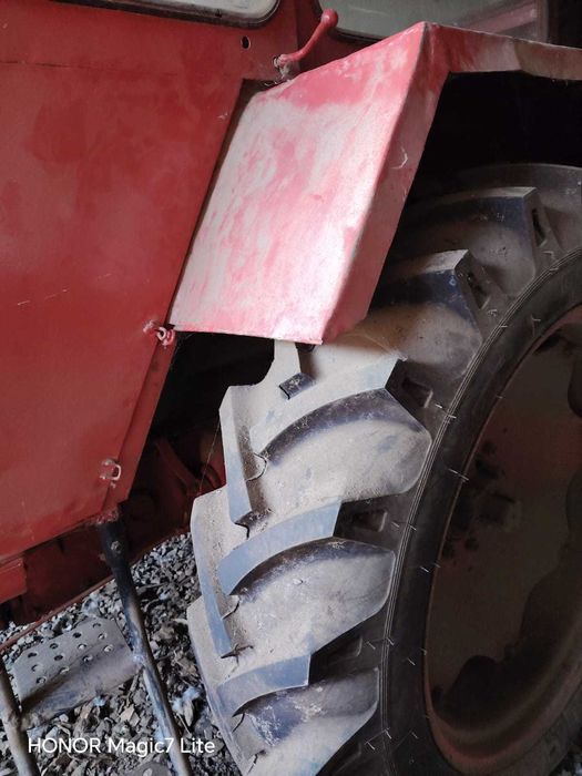 Tractor U650 cu remorca si plug