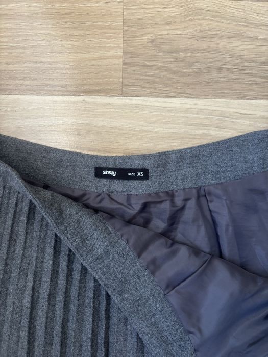 Сива дамска пола