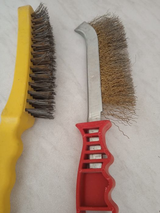 Продам две щетки пометаллу
