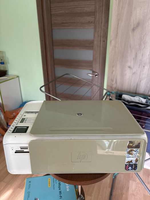Продам цветной принтер hp в отличном состоянии