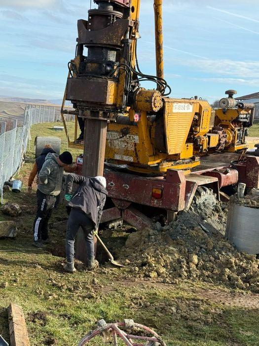 Foraje fantani cu diametru de 1 m