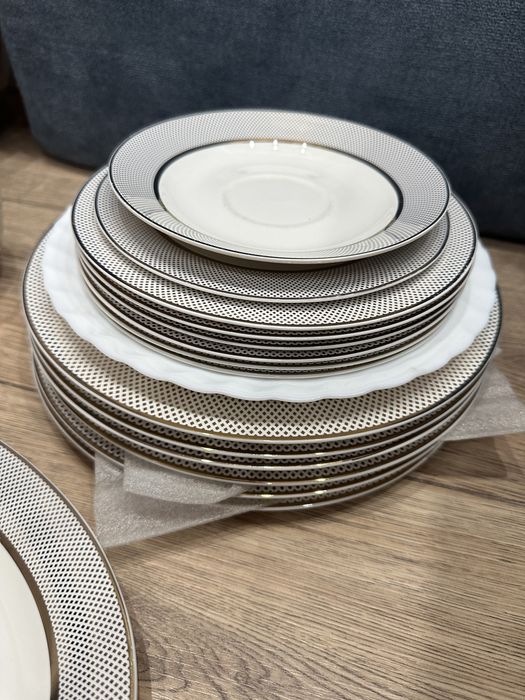 Продам сервиз посуды (тарелки и салатники), как новый