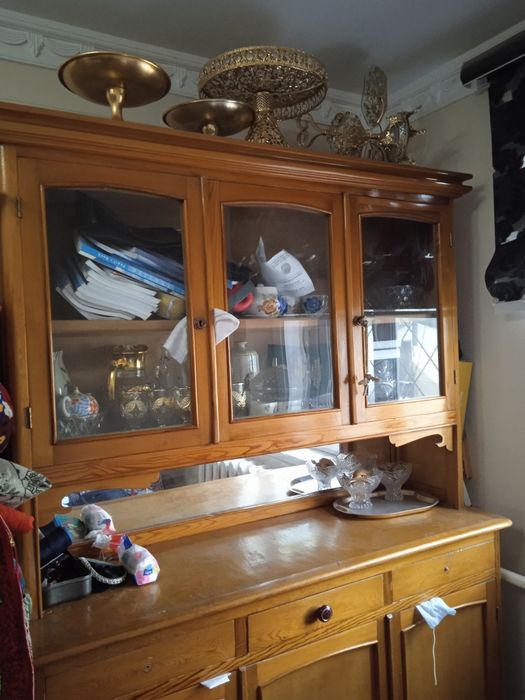 Qadimgi boʻlgan tremo, 2 Dana kreslo,stenka