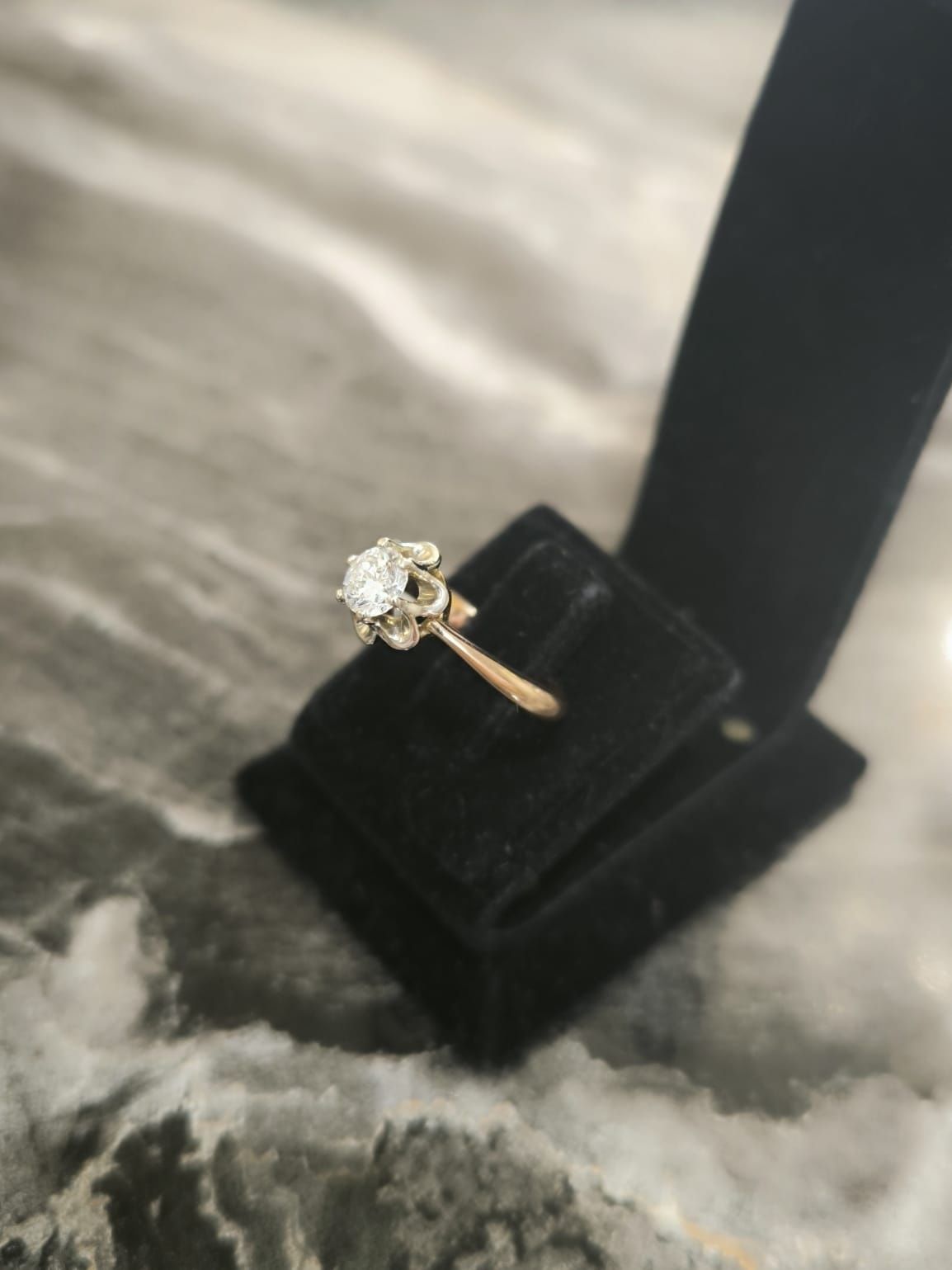 Золотое кольцо с бриллиантом 585 проба Россия