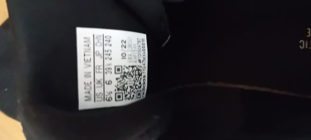 Vând Adidas pentru băiat