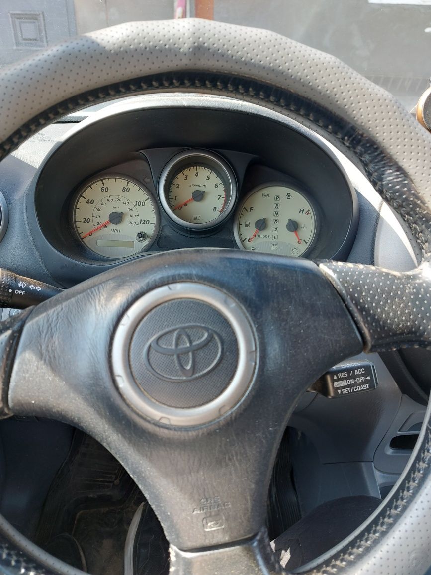 Toyota Rav4 2002года