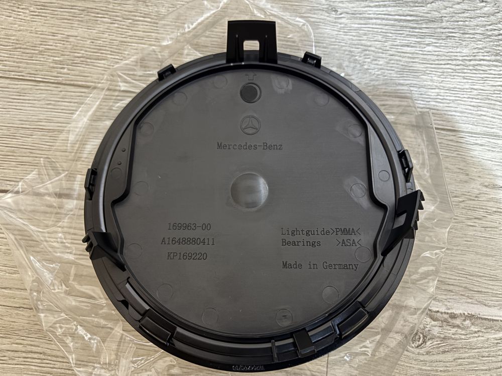 Емблема Мерцедес W204 W212 Ц класа C class Оригинал