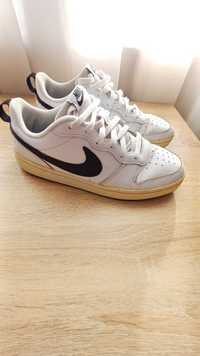 Обувки Nike court borough