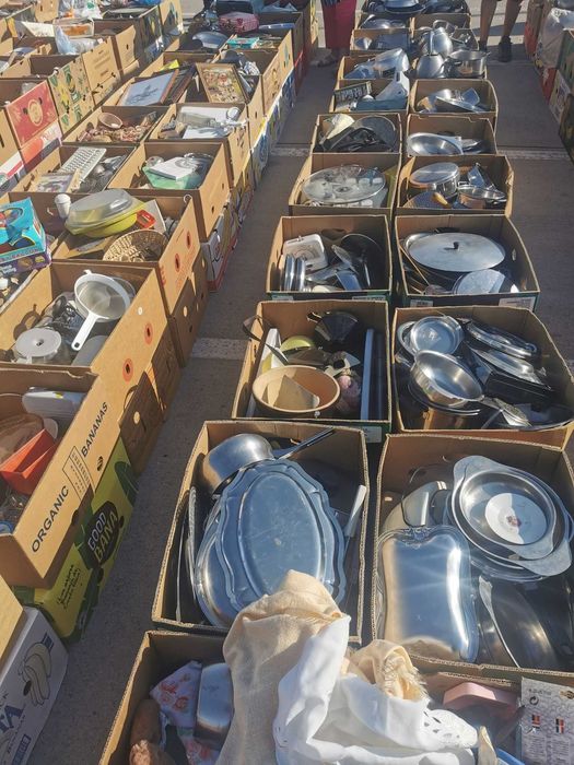 Cutii cu acareturi aduse din Belgia