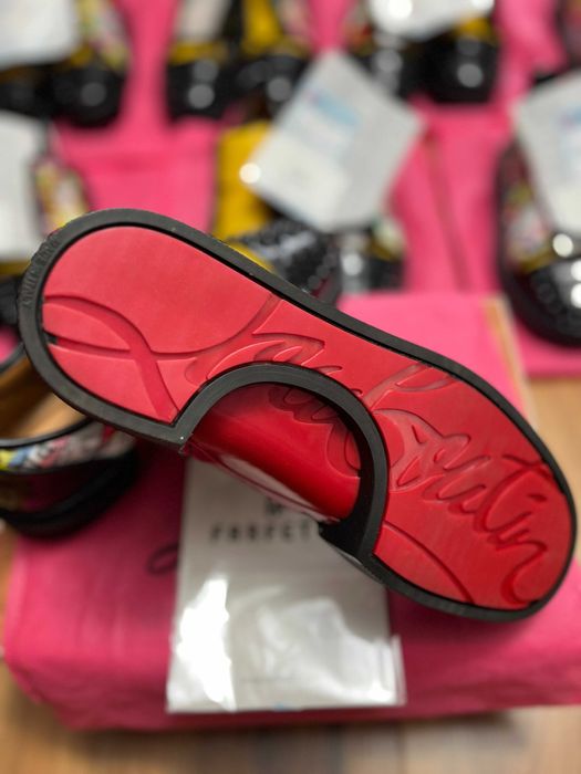 #LIVRARE GRATUITĂ# Adidasi/sneakers/pantofi Christian Louboutin Rantus