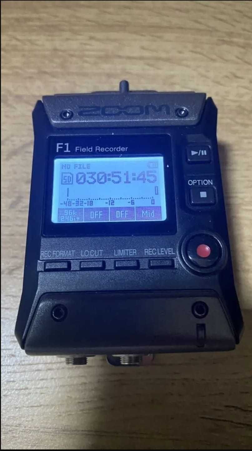 Reportofon Zoom F1 recorder audio