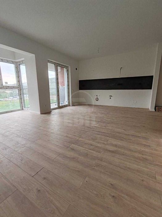 Apartament cu 2 camere, finisat, zona Vivo