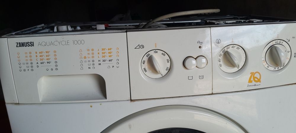 Zanussi стиральная машинка  на запчасти