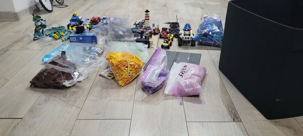 Lego la kg . 9.3 kg.